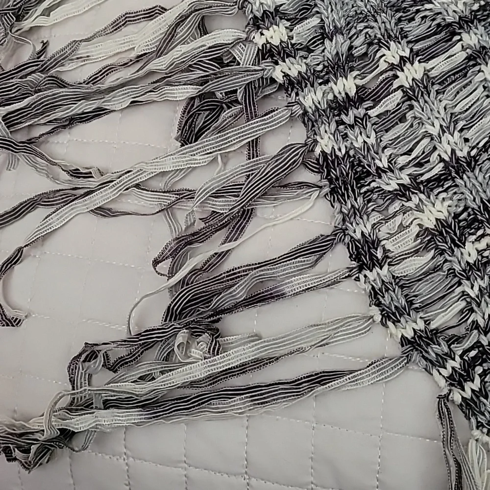 Poncho - Picture 2 of 3
